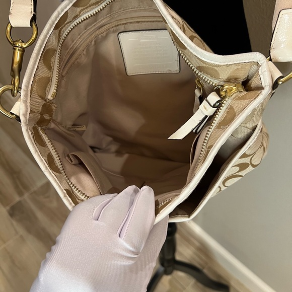 PREOWNED VINTAGE COACH CROSSBODY - Picture 7 of 13